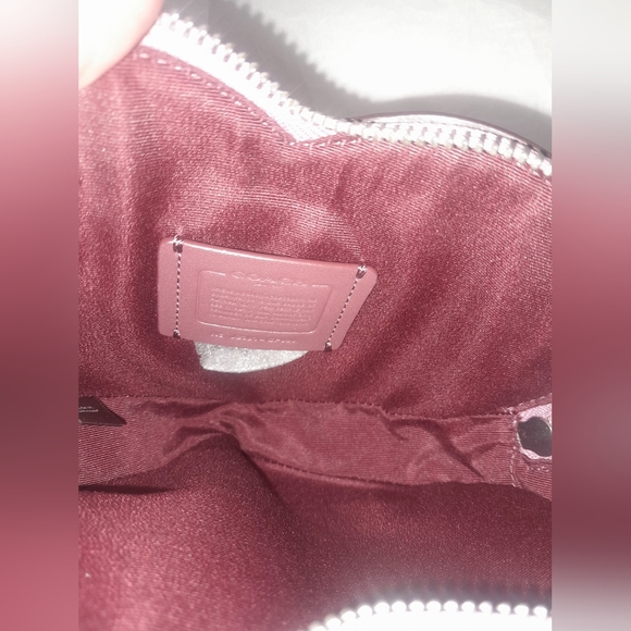 COACH Heart Shape Cossbody/Handbag & Coach Compact Mirror/Matching Wristlet NWT - Picture 11 of 17